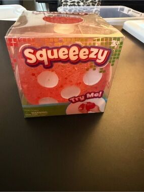 Squeezy Glitter Dice Sensory Squishy